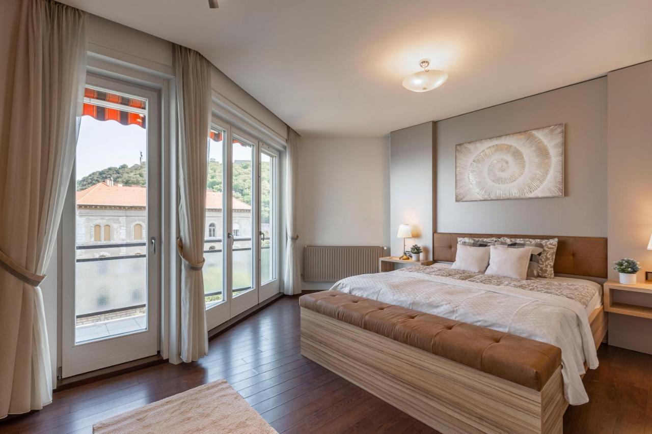 Luxury Residence With A Beautiful View For The Danube River Budapest Esterno foto